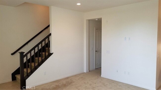 Building Photo - 908 N Acacia Ct