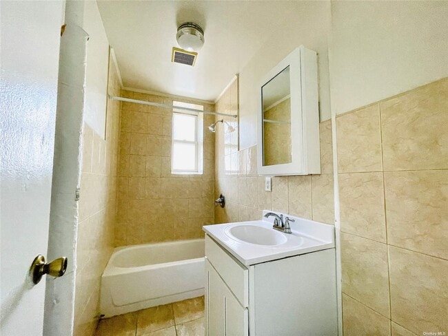 Building Photo - 109-18 Lefferts Blvd