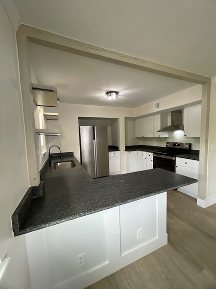 Building Photo - 6905 Cleaton Rd