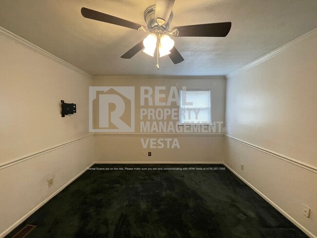 Building Photo - 5081 Idleway Dr