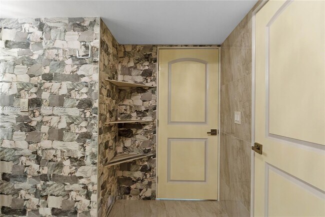 Building Photo - 3180 S Ocean Dr