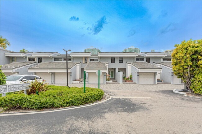 Building Photo - 231 Poinciana Island Dr