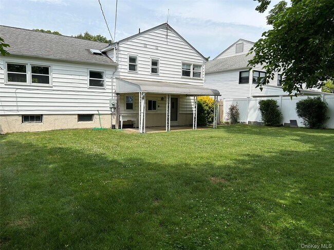 Building Photo - 33 Ava Dr