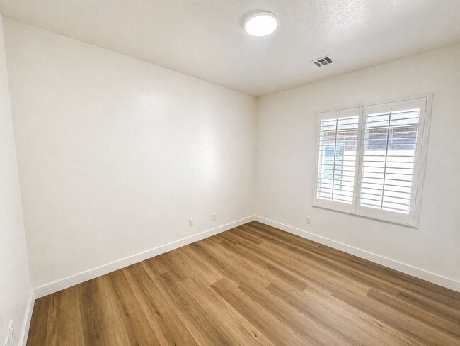 Building Photo - 10912 Golden Birch Pl