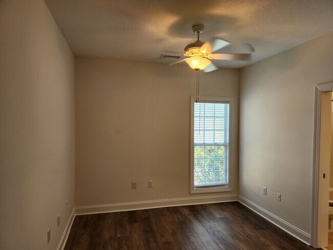 Building Photo - 411 Southbridge Blvd