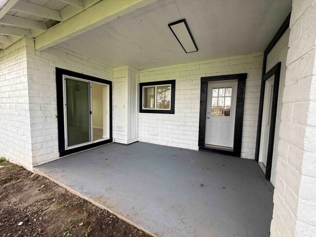 Building Photo - 2/3 Bedroom in Orangevale