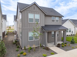 Building Photo - 4206 Hill Ln