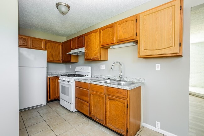 Building Photo - 1305 Coburg Rd