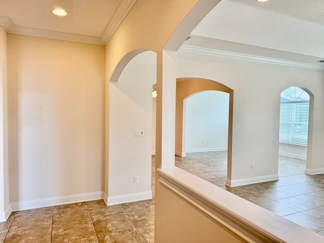 Building Photo - 71 Utina Wy