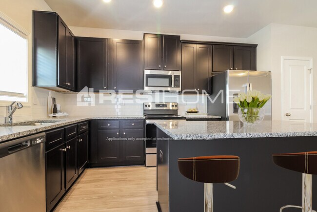 Building Photo - 1003 Simmons Trce