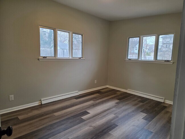 Building Photo - 763 Douglas St