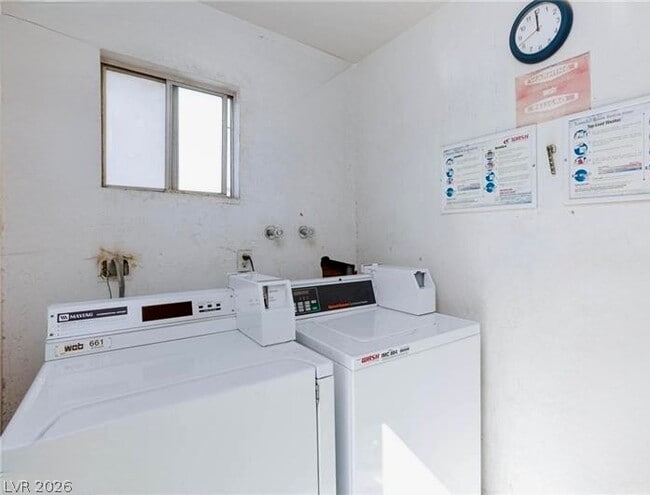 Building Photo - 3841 Daisy St