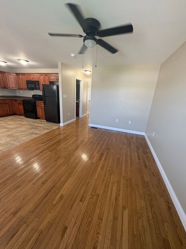 Building Photo - Charming 2BR/2BA Duplex in Mount Sterling –Washer/Dryer Included!