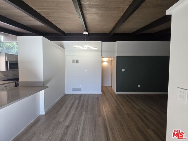 Building Photo - 11021 Missouri Ave