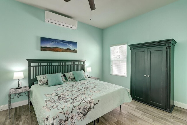 Building Photo - 140 Royal Sands Blvd