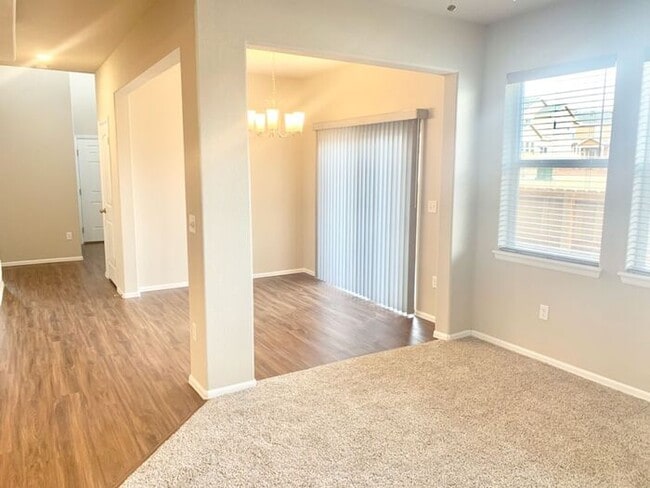 Building Photo - 3 Bed, 2.5 Bath Townhome in West Greeley. ...