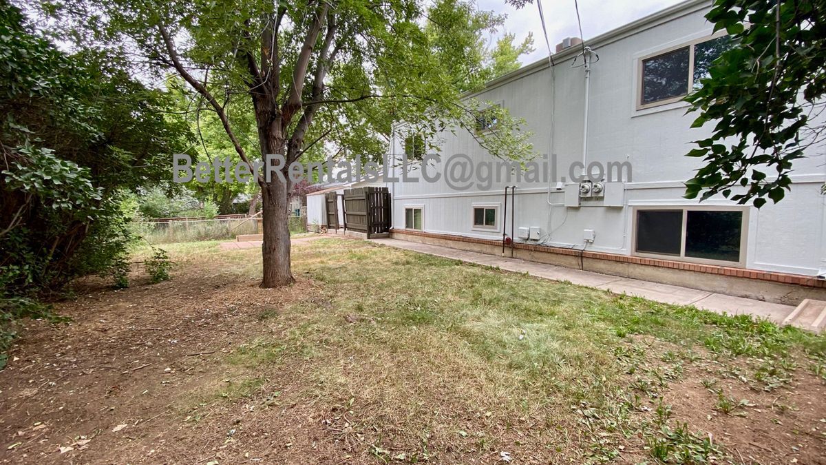 Building Photo - 636 Irish Dr