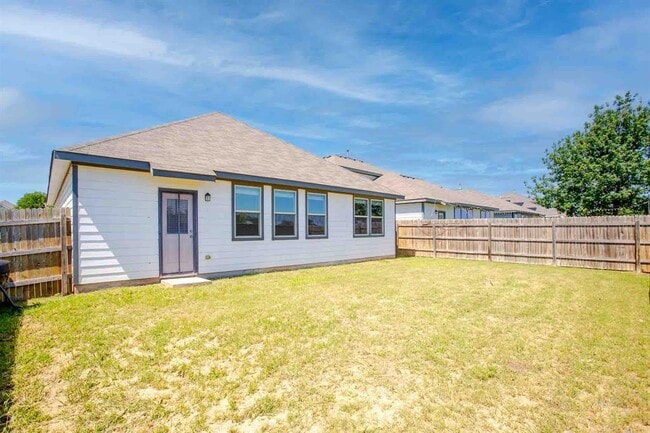 Building Photo - 11724 Saddle Rock Dr