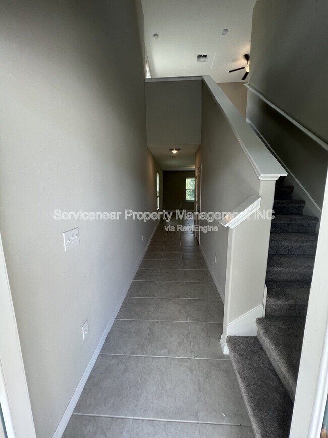 Building Photo - 12032 MIracle Mile Dr