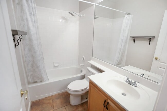 Building Photo - Beautiful One Story 2 Bedroom Townhome With 2 Car Attached Garage