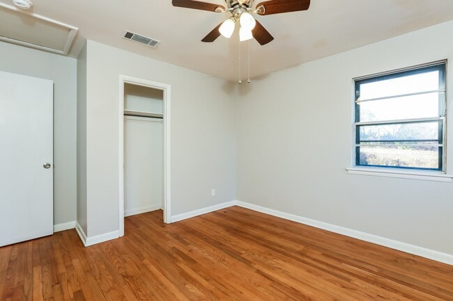 Building Photo - 30 Eaton Dr