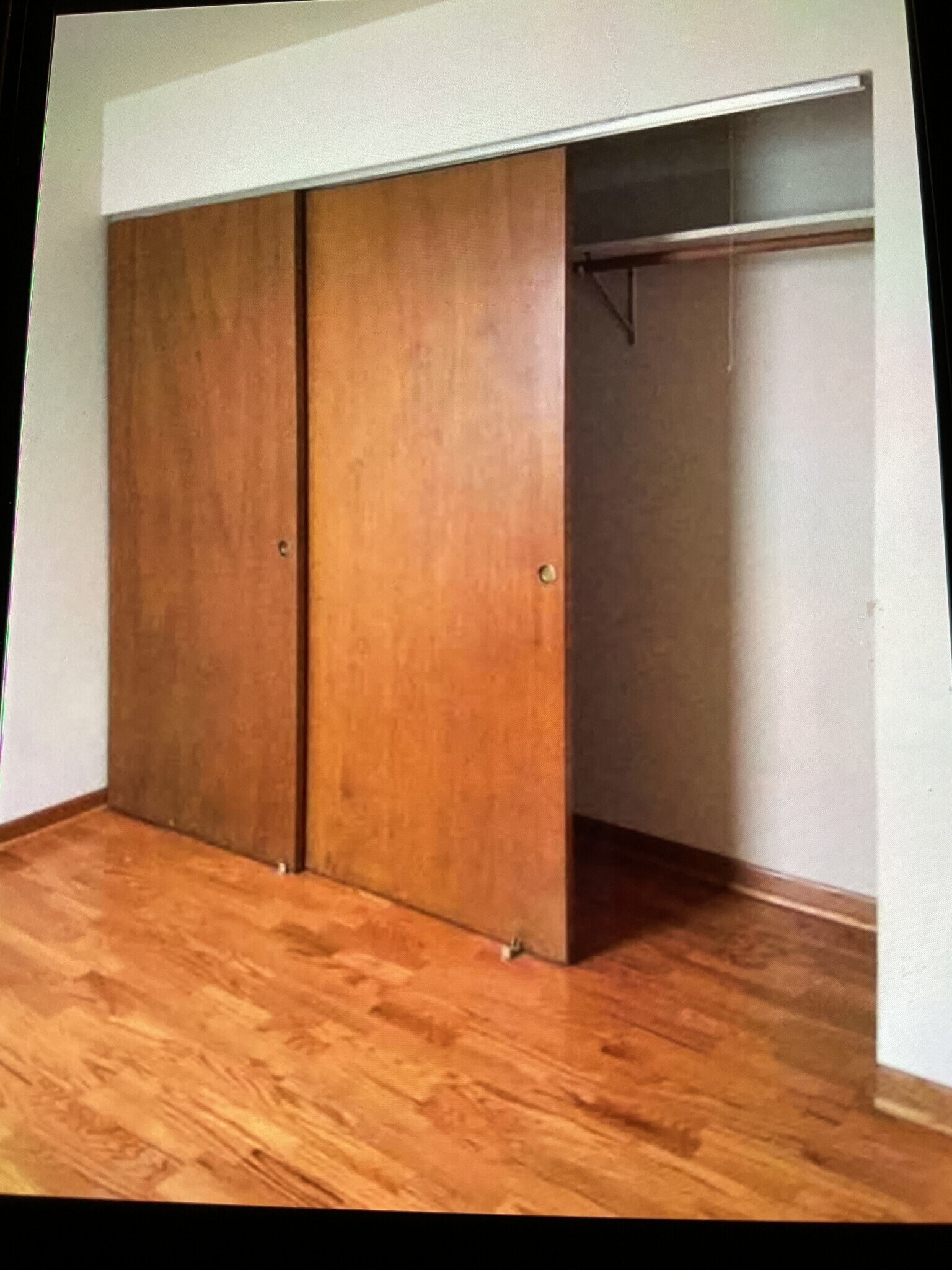 Building Photo - 933 S Western Ave