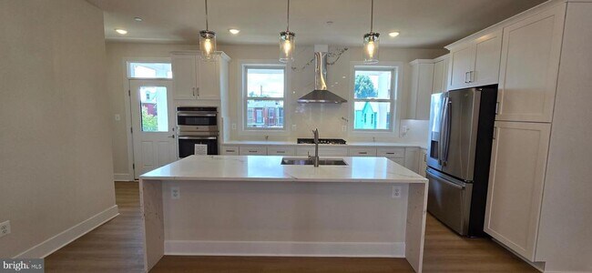 Building Photo - 416 Chapel Alley