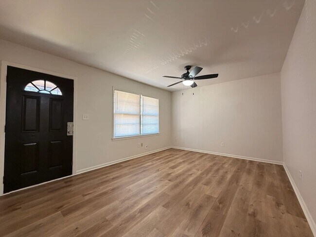 Building Photo - 1329 Watts Rd