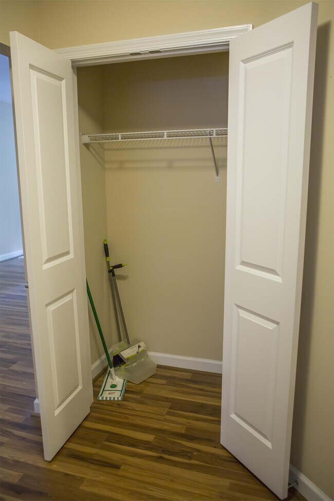 Building Photo - 2517 Sayles Pl SE