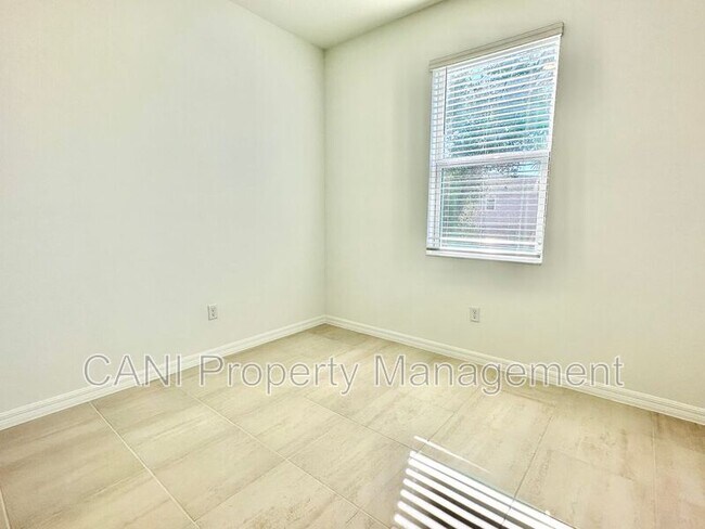 Building Photo - 1192 Happy Frst Lp