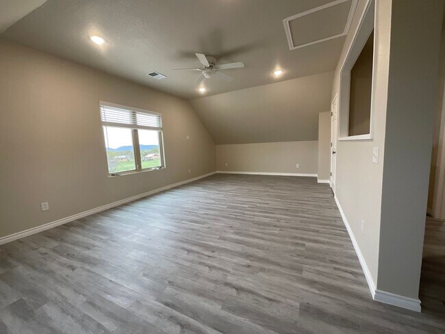 Building Photo - 1224 Nora Ln
