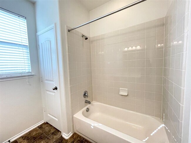 Building Photo - 213 Connor Elkins Dr