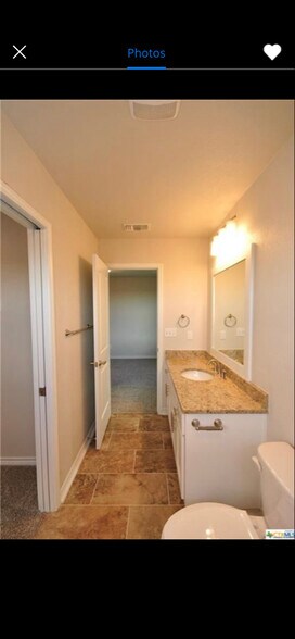 Building Photo - 221 Birch Oak Ln