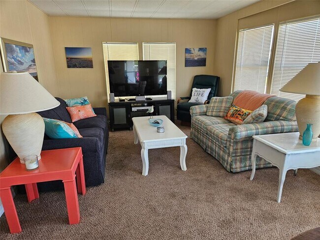 Building Photo - 373 Majesty Dr