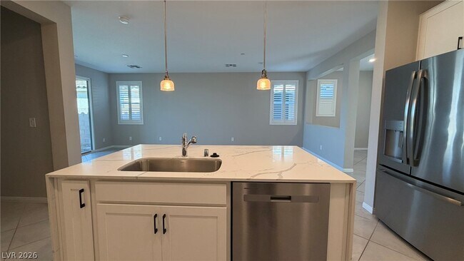 Building Photo - 2283 Teatro Ave