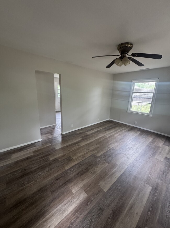 Building Photo - 3401 SE Ohio Ave