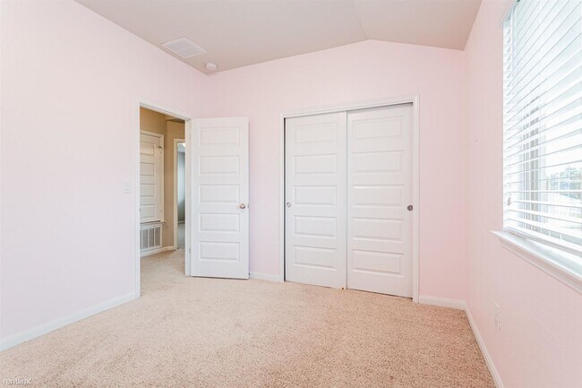 Building Photo - 4 br, 2.5 bath House - 605 AllensCreek Way