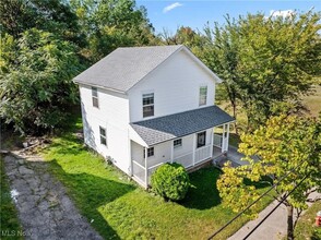 Building Photo - 3 BD/ 1.5BA Home for Rent- Cleveland
