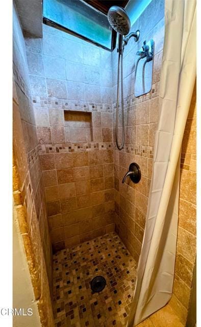 Building Photo - 586 Los Rocas Dr