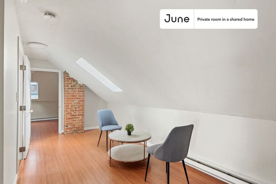 Building Photo - Room in Shared 6 bed/2 bath home