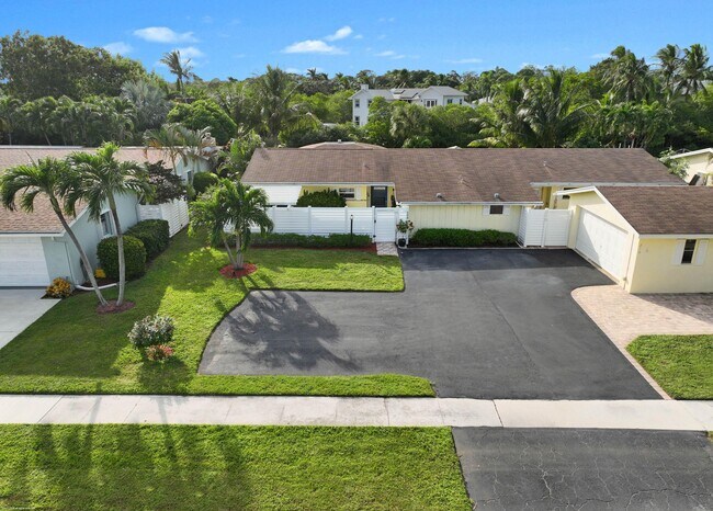 Building Photo - 208 Sims Creek Dr