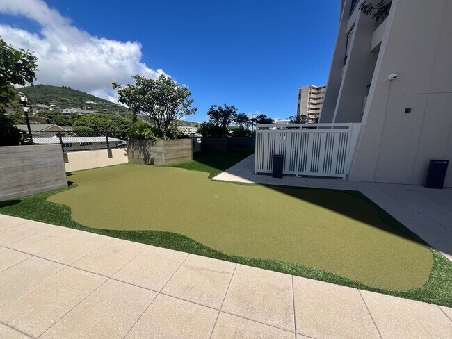 Building Photo - Mott Smith Laniloa