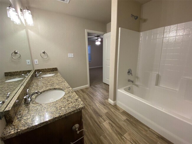 Building Photo - 800 Rolling Terrace Cir