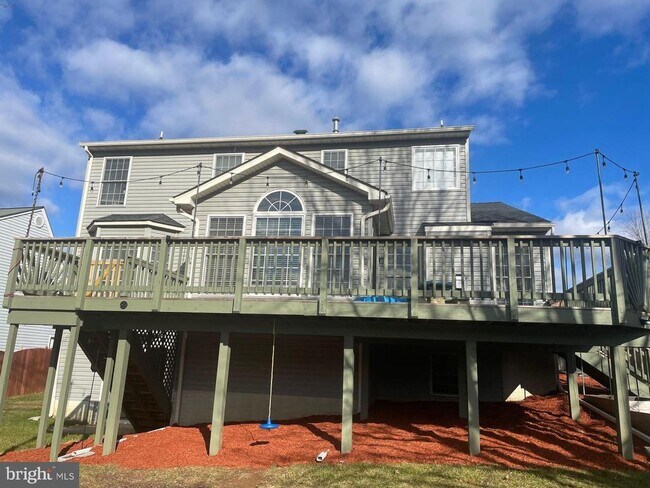 Building Photo - 14 Sassafras Ln