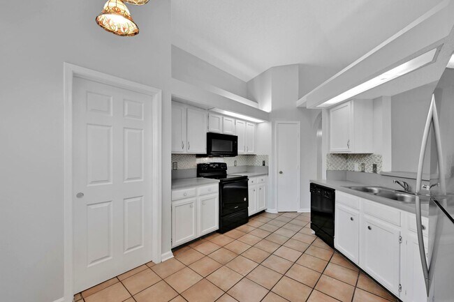 Building Photo - 9687 Hersham Ct
