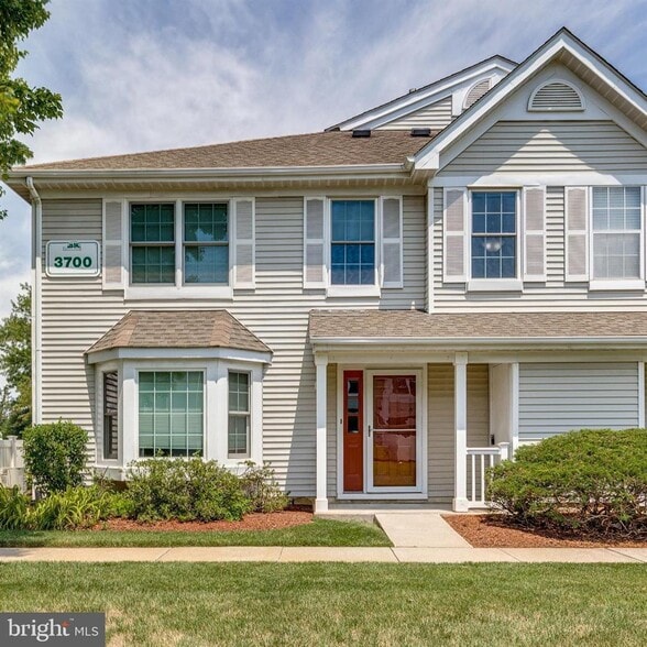Building Photo - 3704 Fenwick Ln