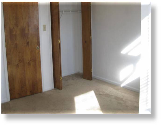 Building Photo - 2024 Elmhurst Ln
