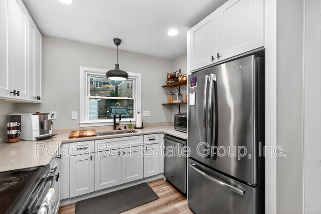 Building Photo - 4905 Norwaldo Ave