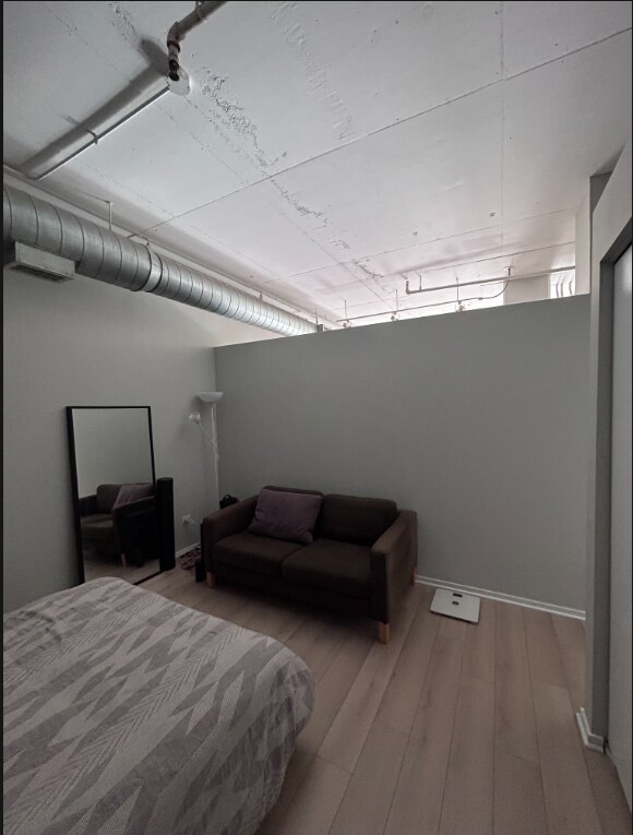 Building Photo - 212 E Cullerton St