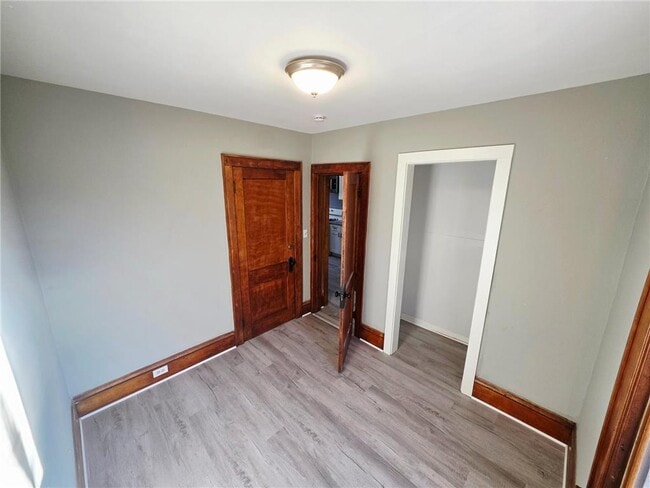 Building Photo - 414 N 33rd Ave